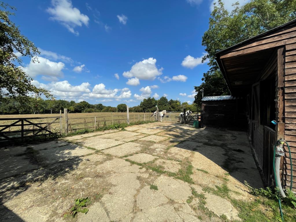 Lot: 68 - APPROXIMATELY THREE AND A HALF ACRES OF LAND WITH STABLES - 